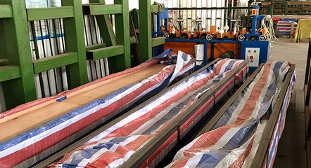 英華工廠迎俄羅斯客戶門(mén)窗驗(yàn)貨，深化國(guó)際銷售合作